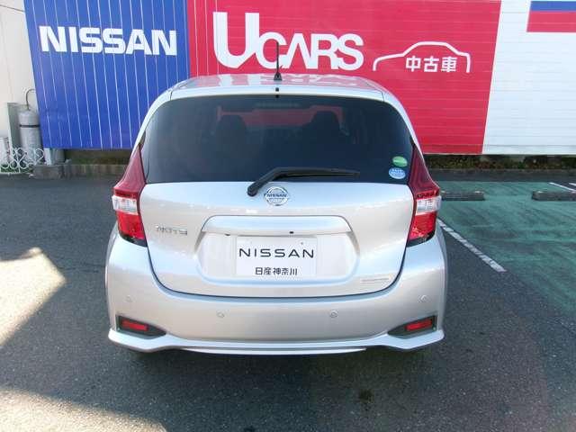 ノート １．２　Ｘ　純正メモリーナビ・アラウンドビューモニタ　レーダーブレーキサポート　１オーナー車　記録簿付き　Ｄレコ　スマトキー　キーレス　運転席助手席エアバッグ　ナビＴＶ　ワンセグ　バックカメラ　エアコン　パワーウィンドウ　パワーステアリング　ＡＢＳ（19枚目）