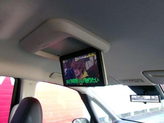 セレナ ２．０　ハイウェイスターＶ　メーカーナビアラウンドビューモニタードラ　Ｗ電動スライド　レーダークルコン　レーンアシスト　展示試乗車ＵＰ　ＬＥＤランプ　ワンオーナー車　ＥＴＣ装備　カーテンエアバッグ　アルミホイール　キーフリー　メモリ－ナビ　ナビＴＶ　記録簿　エアコン（3枚目）