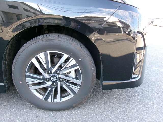 セレナ ２．０　ハイウェイスターＶ　メーカーナビアラウンドビューモニタードラ　Ｗ電動スライド　レーダークルコン　レーンアシスト　展示試乗車ＵＰ　ＬＥＤランプ　ワンオーナー車　ＥＴＣ装備　カーテンエアバッグ　アルミホイール　キーフリー　メモリ－ナビ　ナビＴＶ　記録簿　エアコン（17枚目）