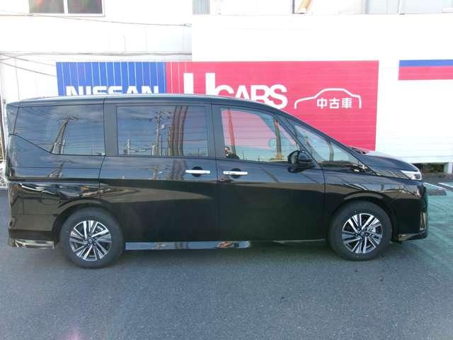 セレナ ２．０　ハイウェイスターＶ　メーカーナビアラウンドビューモニタードラ　Ｗ電動スライド　レーダークルコン　レーンアシスト　展示試乗車ＵＰ　ＬＥＤランプ　ワンオーナー車　ＥＴＣ装備　カーテンエアバッグ　アルミホイール　キーフリー　メモリ－ナビ　ナビＴＶ　記録簿　エアコン（19枚目）