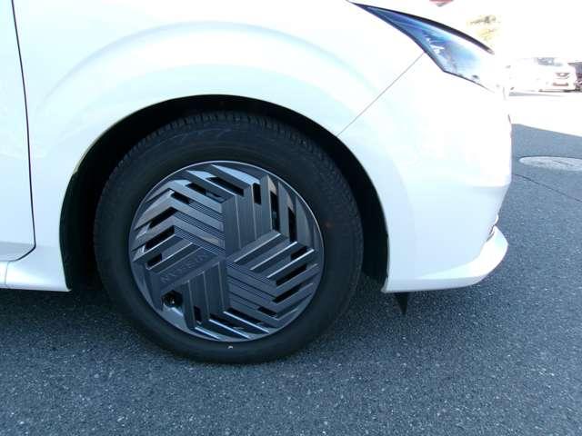 ノート １．２　Ｘ　純正メモリーナビアラウンドビューモニター　リアカメラ　衝突被害軽減ブレ－キ　全方位カメラ　ＥＴＣ付　禁煙車　ＬＥＤヘッドライト　インテリジェントキー　ワンオーナー　ドラレコ　整備記録簿　ワンセグＴＶ　ＴＶナビ　サイドカーテンエアバック　ＡＢＳ（16枚目）