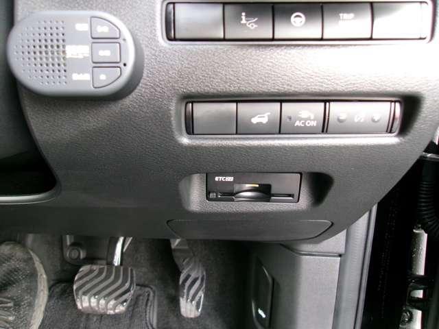 エクストレイル １．５　Ｇ　ｅ－４ＯＲＣＥ　４ＷＤ　メーカーナビアラウンドビューモニタードラ　１オーナー　ＬＥＤヘッドランプ　ナビＴＶ　スマートキー　レーダークルーズ　ＬＫＡ　キーフリー　ＥＴＣ　４ＷＤ　アルミホイール　メモリーナビ　記録簿　ドライブレコーダー　バックカメラ　サイドカメラ　ＰＳ（10枚目）