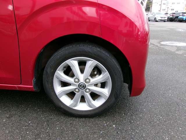 デイズ ６６０　Ｘ　ワンオーナー純正メモリーナビアラウンドビ　踏み間違え防止　スマートキー　バックカメラ　１オーナー　ＥＴＣ　キーレス　フルオートエアコン　ナビＴＶ　ＷＡＢ　記録簿　運転席エアバック　メモリーナビゲーション　サイドエアバッグ　ＰＳ　アルミホイール（13枚目）