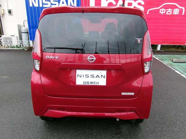 デイズ ６６０　Ｘ　ワンオーナー純正メモリーナビアラウンドビ　踏み間違え防止　スマートキー　バックカメラ　１オーナー　ＥＴＣ　キーレス　フルオートエアコン　ナビＴＶ　ＷＡＢ　記録簿　運転席エアバック　メモリーナビゲーション　サイドエアバッグ　ＰＳ　アルミホイール（16枚目）