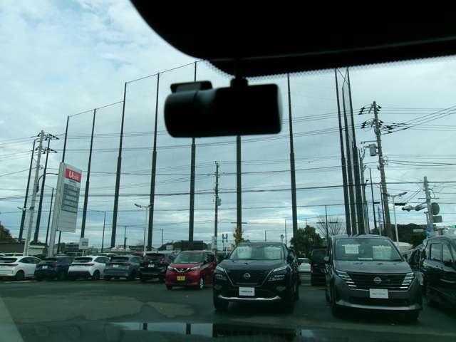 ノート １．２　Ｘ　メーカーナビアラウンドビューモニタードラ　リアカメラ　衝突被害軽減ブレ－キ　全方位カメラ　ＥＴＣ付　禁煙車　ＬＥＤヘッドライト　レーダークルーズ　レーンアシスト　インテリジェントキー　ワンオーナー　ドラレコ　整備記録簿　ワンセグＴＶ　ＴＶナビ（8枚目）