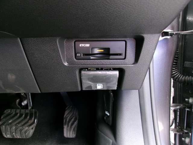 ノート １．２　Ｘ　メーカーナビアラウンドビューモニタードラ　リアカメラ　衝突被害軽減ブレ－キ　全方位カメラ　ＥＴＣ付　禁煙車　ＬＥＤヘッドライト　レーダークルーズ　レーンアシスト　インテリジェントキー　ワンオーナー　ドラレコ　整備記録簿　ワンセグＴＶ　ＴＶナビ（11枚目）