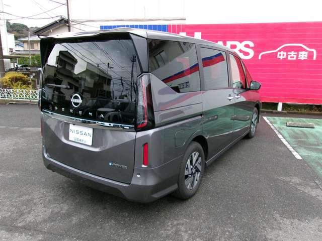セレナ １．４　ｅ－ＰＯＷＥＲ　ＸＶ　メーカーナビアラウンドビューモニタードラ　衝突被害軽減　インテリジェントキー　ＬＥＤヘッドライト　ドライブレコーダー　レーンアシスト　パワーウィンドウ　エアコン　アダプティブクルーズコントロール　パワーステアリング　ワンセグＴＶ　全方位モニタ（2枚目）