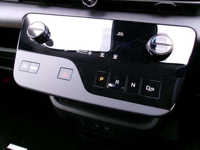 セレナ １．４　ｅ－ＰＯＷＥＲ　ＸＶ　メーカーナビアラウンドビューモニタードラ　衝突被害軽減　インテリジェントキー　ＬＥＤヘッドライト　ドライブレコーダー　レーンアシスト　パワーウィンドウ　エアコン　アダプティブクルーズコントロール　パワーステアリング　ワンセグＴＶ　全方位モニタ（8枚目）