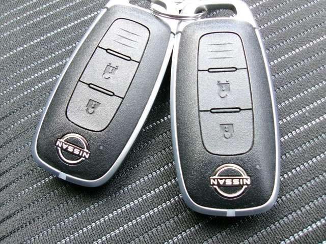 ノート １．２　Ｘ　純正メモリーナビアラウンドビューモニター　リアカメラ　衝突被害軽減ブレ－キ　全方位カメラ　ＥＴＣ付　禁煙車　ＬＥＤヘッドライト　インテリジェントキー　ワンオーナー　ドラレコ　整備記録簿　ワンセグＴＶ　ＴＶナビ　サイドカーテンエアバック　ＡＢＳ（12枚目）