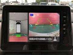 アラウンドビュ−モニタ−装備。上から見下ろしているような映像が表示されるので、車庫入れ時も安心です！ 7