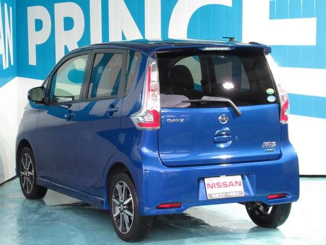 ハイウェイスター G 【走行11,339キロ 新車保証、継承】 衝突被害軽減ブレーキ 踏み間違い衝突防止アシスト 横滑り防止装置 キセノンライト オートエアコン インテリジェントキー アラウンドビューモニター ETC(18枚目)