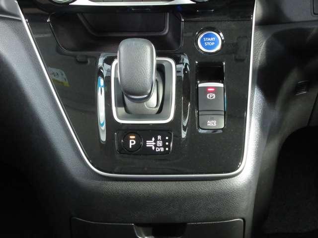 1.2 e-POWER ハイウェイスター V アーバンクロム 11インチ画面 後席モニター装備(4枚目)