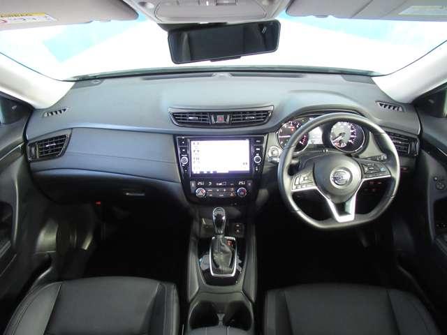 2.0 20Xi レザーエディション Vセレクション 2列車 4WD ブラック内装(3枚目)