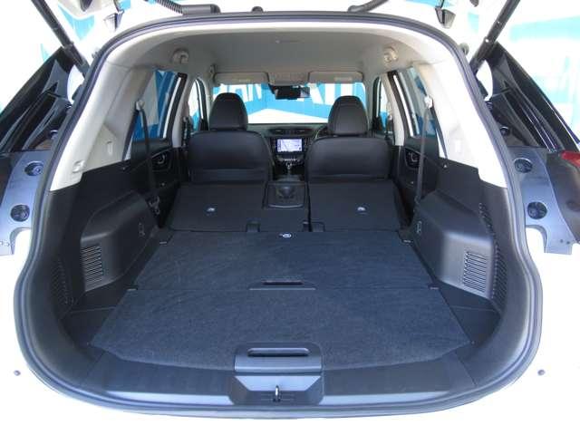 2.0 20Xi レザーエディション Vセレクション 2列車 4WD ブラック内装(15枚目)