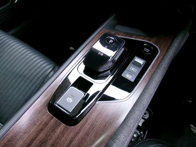 オーラ １．２　Ｇ　レザーエディション　ワンオーナ　追突防止　レーダークルーズ　本革　車線逸脱警報装置　ＬＥＤ　ドライブレコーダー　記録簿　バックモニター　ＥＴＣ　インテリジェントキー　メモリーナビゲーション　ＡＷ　キーレスエントリー（10枚目）