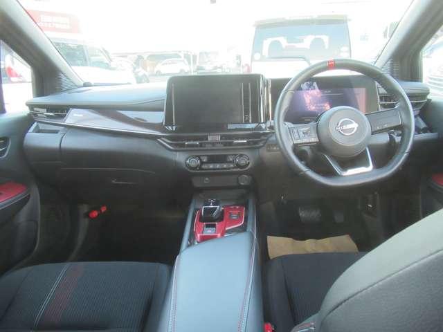 オーラ １．２　ＮＩＳＭＯ　カーテンエアバッグ　エマブレ　インテリキー　ＥＴＣ　ドラレコ　車線逸脱警報　ワンセグ　キーフリーシステム　ダブルエアバック　定期点検記録簿　アルミホイール　運転席エアバッグ　メモリーナビ　ナビＴＶ（5枚目）