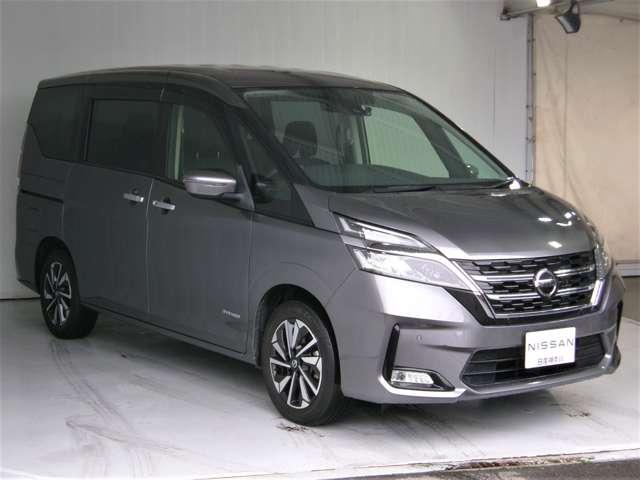 セレナ ２．０　ＸＶ　１３・３インチ大型後席モニター　オートクルーズ　ＬＥＤライト　ＥＴＣ車載器　レーンキープ　インテリキー　バックカメラ　記録簿　ドラレコ　パワーウインドウ　盗難防止システム　ナビＴＶ　エアコン　ＡＢＳ　エアバッグ　メモリーナビ（3枚目）