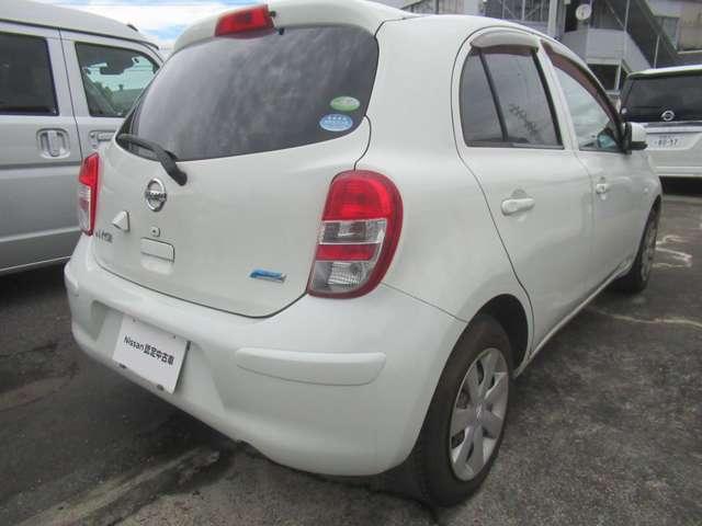 マーチ １．２　１２Ｘ　バックカメラ・ＥＴＣ　後カメラ　ＥＴＣ車載器　イモビ　スマートキープッシュスタート　アイストップ　ナビＴＶ　記録簿付き　運転席助手席エアバック　パワーウインド　パワステ　寒冷地仕様　ＡＢＳ　フルセグ　キーレスエントリー（4枚目）