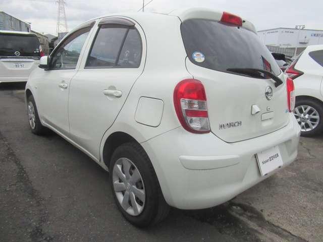 マーチ １．２　１２Ｘ　バックカメラ・ＥＴＣ　後カメラ　ＥＴＣ車載器　イモビ　スマートキープッシュスタート　アイストップ　ナビＴＶ　記録簿付き　運転席助手席エアバック　パワーウインド　パワステ　寒冷地仕様　ＡＢＳ　フルセグ　キーレスエントリー（5枚目）