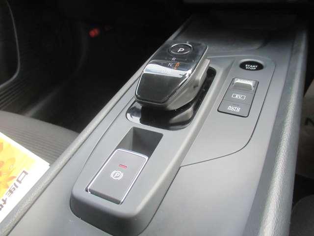 ノート 1.2 S アラウンドビューモニター・ドラレコ前後 軽減ブレーキ 360°カメラ LDW バックカメラ サイドカメラ インテリキー イモビライザー メモリーナビ ドライブレコーダー ナビTV付き ワンセグTV付き 整備点検記録簿 ETC オートエアコン(12枚目)