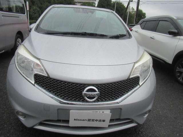ノート １．２　Ｘ　Ｖセレクション　プラスセーフティ　車線逸脱警告　運転席助手席エアバック　記録簿付き　ＡＡＣ　キーレスエントリー　ＥＴＣ　スマートキー　盗難防止システム　アイドリングストップ　ＡＢＳ　パワステ　メモリナビ　エアバッグ　ナビ＆ＴＶ（3枚目）