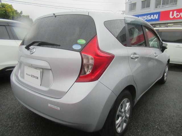 ノート １．２　Ｘ　Ｖセレクション　プラスセーフティ　車線逸脱警告　運転席助手席エアバック　記録簿付き　ＡＡＣ　キーレスエントリー　ＥＴＣ　スマートキー　盗難防止システム　アイドリングストップ　ＡＢＳ　パワステ　メモリナビ　エアバッグ　ナビ＆ＴＶ（4枚目）