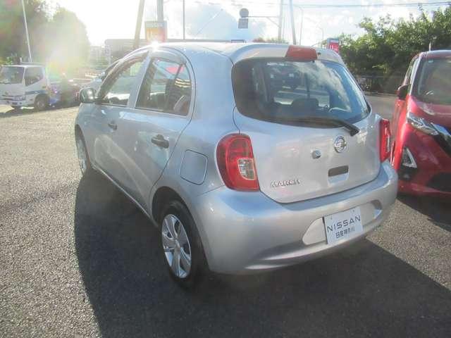 マーチ １．２　Ｓ　メモリーナビ・バックカメラ　メンテナンスノート　運転席助手席エアバック　キーレス　バックモニター　ナビＴＶ　パワーウインド　メモリーナビゲーション　ＰＳ　ＡＢＳ（5枚目）