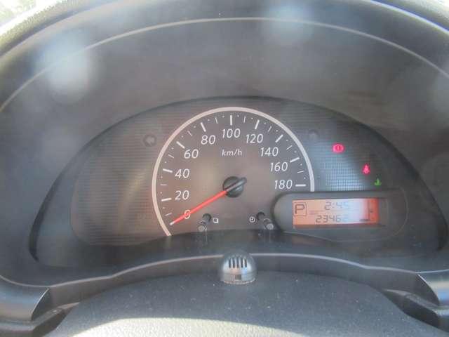 マーチ １．２　Ｓ　メモリーナビ・バックカメラ　メンテナンスノート　運転席助手席エアバック　キーレス　バックモニター　ナビＴＶ　パワーウインド　メモリーナビゲーション　ＰＳ　ＡＢＳ（7枚目）