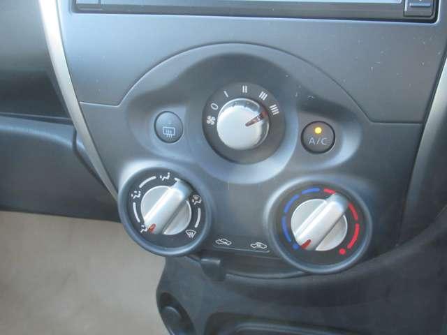 マーチ １．２　Ｓ　メモリーナビ・バックカメラ　メンテナンスノート　運転席助手席エアバック　キーレス　バックモニター　ナビＴＶ　パワーウインド　メモリーナビゲーション　ＰＳ　ＡＢＳ（10枚目）