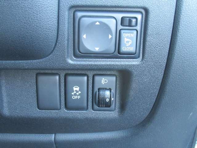 マーチ １．２　Ｓ　メモリーナビ・バックカメラ　メンテナンスノート　運転席助手席エアバック　キーレス　バックモニター　ナビＴＶ　パワーウインド　メモリーナビゲーション　ＰＳ　ＡＢＳ（11枚目）