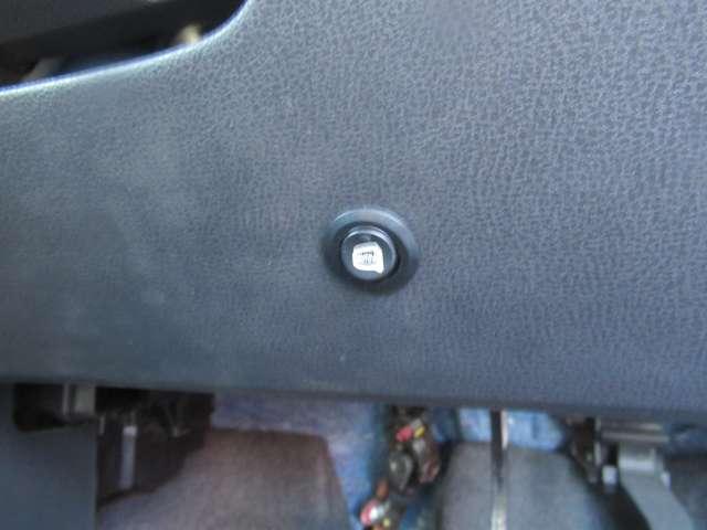 マーチ １．２　Ｓ　メモリーナビ・バックカメラ　メンテナンスノート　運転席助手席エアバック　キーレス　バックモニター　ナビＴＶ　パワーウインド　メモリーナビゲーション　ＰＳ　ＡＢＳ（12枚目）