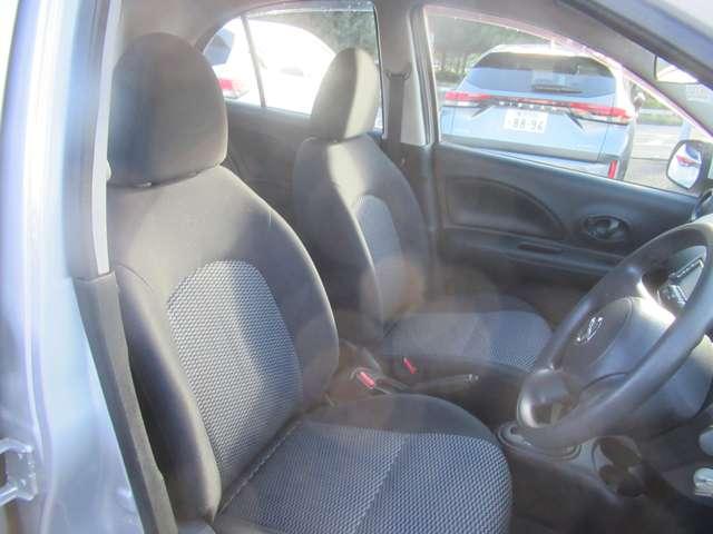 マーチ １．２　Ｓ　メモリーナビ・バックカメラ　メンテナンスノート　運転席助手席エアバック　キーレス　バックモニター　ナビＴＶ　パワーウインド　メモリーナビゲーション　ＰＳ　ＡＢＳ（13枚目）