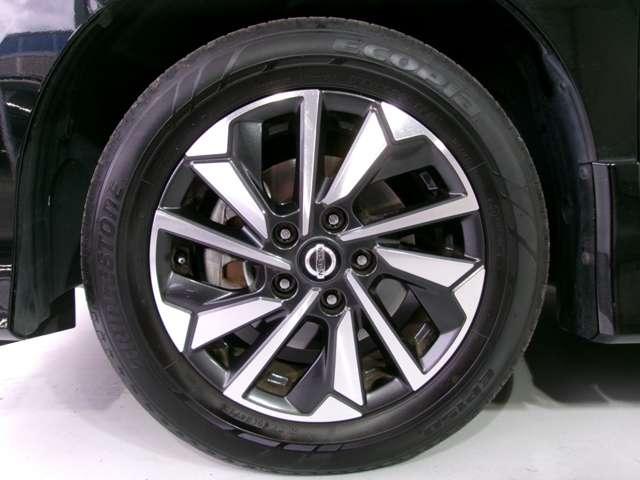 セレナ ２．０　ハイウェイスター　Ｖ　サイドエアバッグ　アラウンドビュ－　１オナ　アルミ　衝突被害軽減　ＬＤＰ　エアバッグ　両側オートスライドドア　ＬＥＤライト　インテリジェントキー　点検記録簿　サイドカメラ　メモリーナビ　ナビＴＶ（5枚目）