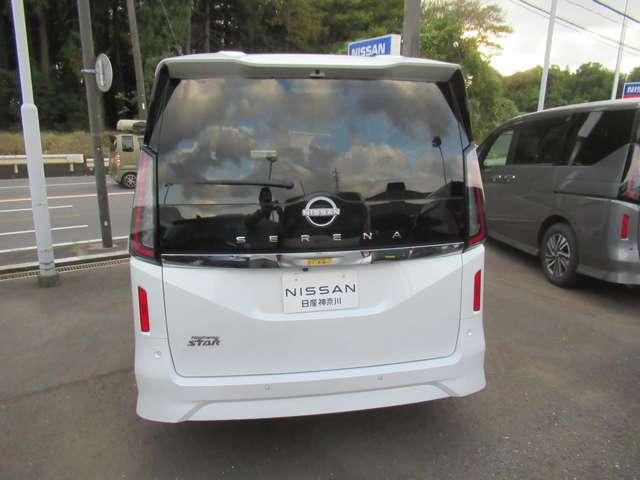 セレナ ２．０　ハイウェイスターＶ　Ｗ電動スライド　レーダークルコン　レーンアシスト　展示試乗車ＵＰ　ＬＥＤランプ　ワンオーナー車　ＥＴＣ装備　カーテンエアバッグ　アルミホイール　キーフリー　メモリ－ナビ　ナビＴＶ　記録簿　エアコン（5枚目）