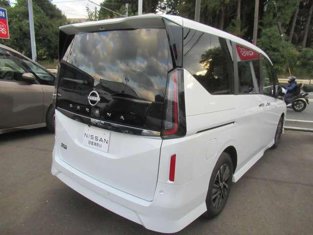 セレナ ２．０　ハイウェイスターＶ　Ｗ電動スライド　レーダークルコン　レーンアシスト　展示試乗車ＵＰ　ＬＥＤランプ　ワンオーナー車　ＥＴＣ装備　カーテンエアバッグ　アルミホイール　キーフリー　メモリ－ナビ　ナビＴＶ　記録簿　エアコン（6枚目）