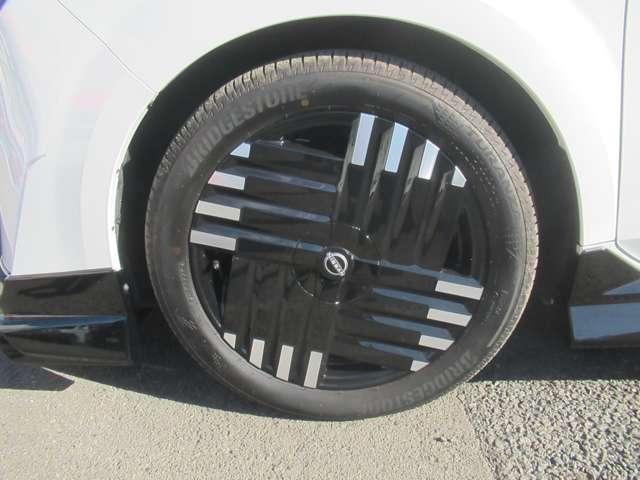 オーラ 1.2 G レザーエディション A-WINエアロスタイル ワンオーナ 追突防止 レーダークルーズ 本革 車線逸脱警報装置 禁煙車 LED ドライブレコーダー 記録簿 バックモニター ETC インテリジェントキー メモリーナビゲーション AW オートエアコン(7枚目)