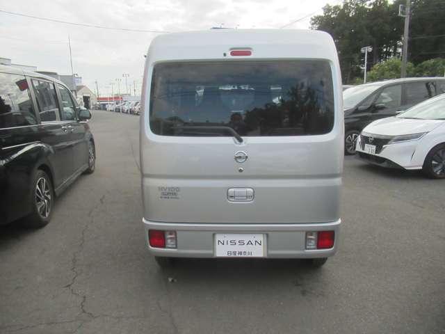 ＮＶ１００クリッパーバン ６６０　ＤＸ　ハイルーフ　５ＡＧＳ車　バックモニタ－　スマートキー　助手席エアバック　キーレスキー　ＥＴＣ付き　ワンセグＴＶ　パワーウィンドー　ドラレコ　メモリーナビ　ワンオーナー　ナビ・テレビ　パワステ付き　運転席エアバック　エアコン（5枚目）