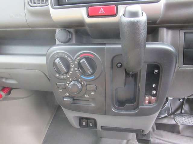 ＮＶ１００クリッパーバン ６６０　ＤＸ　ハイルーフ　５ＡＧＳ車　バックモニタ－　スマートキー　助手席エアバック　キーレスキー　ＥＴＣ付き　ワンセグＴＶ　パワーウィンドー　ドラレコ　メモリーナビ　ワンオーナー　ナビ・テレビ　パワステ付き　運転席エアバック　エアコン（11枚目）