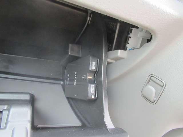 ＮＶ１００クリッパーバン ６６０　ＤＸ　ハイルーフ　５ＡＧＳ車　バックモニタ－　スマートキー　助手席エアバック　キーレスキー　ＥＴＣ付き　ワンセグＴＶ　パワーウィンドー　ドラレコ　メモリーナビ　ワンオーナー　ナビ・テレビ　パワステ付き　運転席エアバック　エアコン（12枚目）