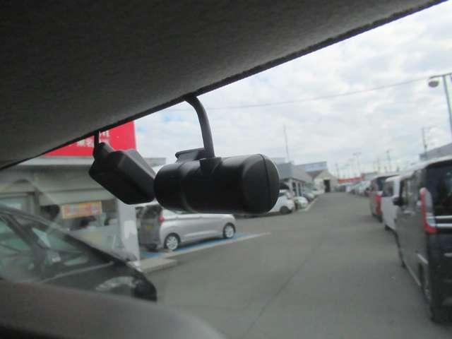 ＮＶ１００クリッパーバン ６６０　ＤＸ　ハイルーフ　５ＡＧＳ車　バックモニタ－　スマートキー　助手席エアバック　キーレスキー　ＥＴＣ付き　ワンセグＴＶ　パワーウィンドー　ドラレコ　メモリーナビ　ワンオーナー　ナビ・テレビ　パワステ付き　運転席エアバック　エアコン（13枚目）