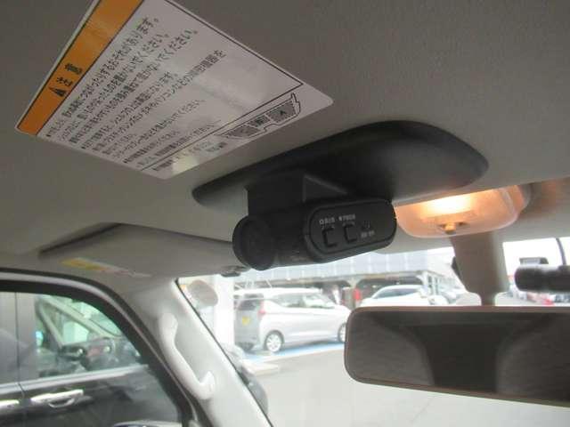 ＮＶ１００クリッパーバン ６６０　ＤＸ　ハイルーフ　５ＡＧＳ車　バックモニタ－　スマートキー　助手席エアバック　キーレスキー　ＥＴＣ付き　ワンセグＴＶ　パワーウィンドー　ドラレコ　メモリーナビ　ワンオーナー　ナビ・テレビ　パワステ付き　運転席エアバック　エアコン（14枚目）