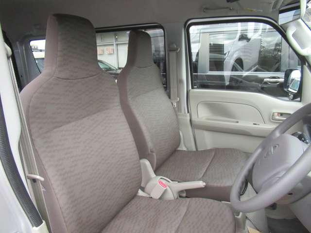ＮＶ１００クリッパーバン ６６０　ＤＸ　ハイルーフ　５ＡＧＳ車　バックモニタ－　スマートキー　助手席エアバック　キーレスキー　ＥＴＣ付き　ワンセグＴＶ　パワーウィンドー　ドラレコ　メモリーナビ　ワンオーナー　ナビ・テレビ　パワステ付き　運転席エアバック　エアコン（16枚目）