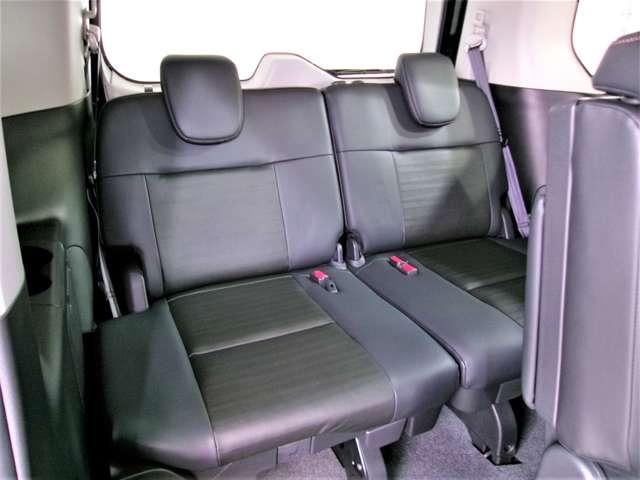 セレナ 1.4 e-POWER ハイウェイスターV 90周年記念車 LEDヘッドランプ 試乗車 アラウンドビューモニター 踏み間違い防止アシスト 両側電動スライドドア ドラレコ アルミホイール 寒冷地仕様 エアバック オートエアコン スマートキー 助手席エアバック(15枚目)