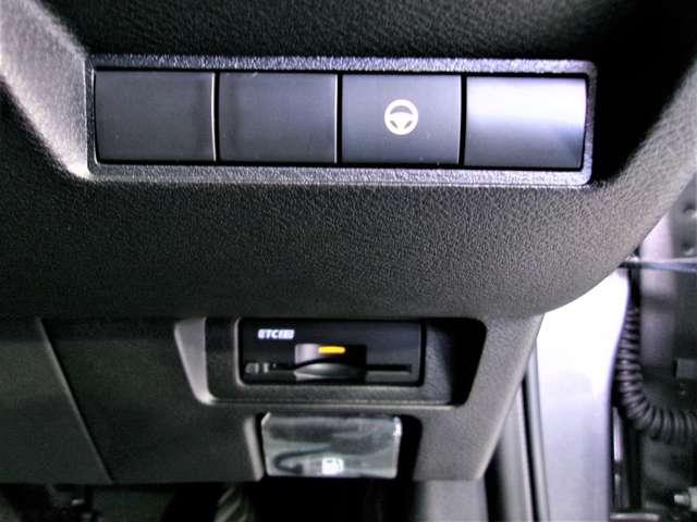 オーラ 1.2 NISMO カーテンエアバッグ エマブレ 禁煙 インテリキー ETC ドラレコ 車線逸脱警報 ワンセグ キーフリーシステム ダブルエアバック 定期点検記録簿 アルミホイール 運転席エアバッグ メモリーナビ 試乗車(7枚目)