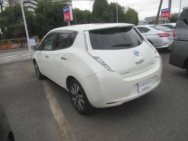 リーフ 30kWh X 衝突軽減装置・シートヒーター 衝突軽減システム 盗難防止装置 インテリキー Bカメラ ナビTV パワーウィンドウ フルセグ ABS メモリーナビ エアコン エアバッグ オートクルーズ カーテンエアバック AW(5枚目)