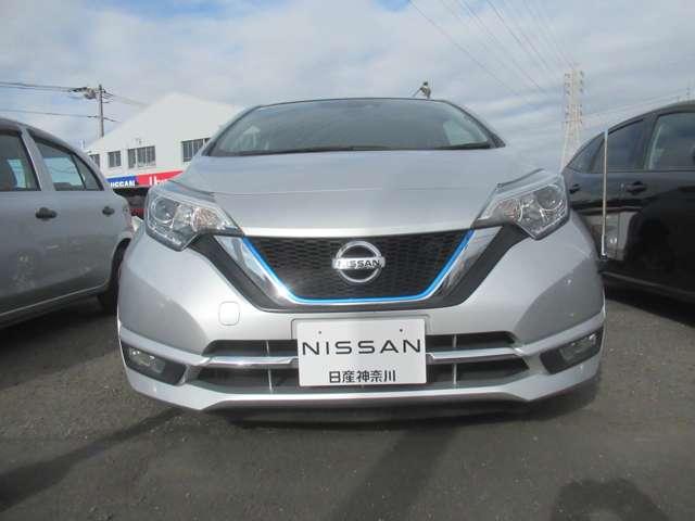 ノート １．２　ｅ－ＰＯＷＥＲ　メダリスト　バックカメラ　被害軽減ブレーキ　ＴＶナビ　バックモニター　インテリキー　盗難防止装置　ＬＥＤランプ　車線逸脱警報システム　キーフリー　アルミホイール　オートエアコン　記録簿　パワーウインドウ（2枚目）