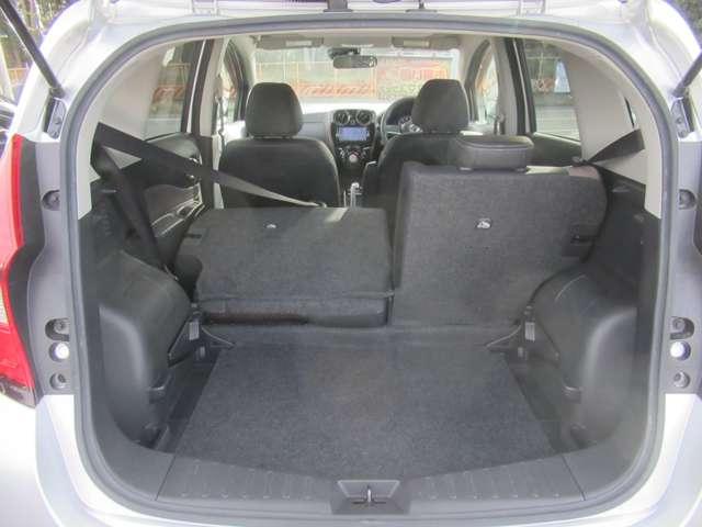 ノート １．２　ｅ－ＰＯＷＥＲ　メダリスト　バックカメラ　被害軽減ブレーキ　ＴＶナビ　バックモニター　インテリキー　盗難防止装置　ＬＥＤランプ　車線逸脱警報システム　キーフリー　アルミホイール　オートエアコン　記録簿　パワーウインドウ（17枚目）