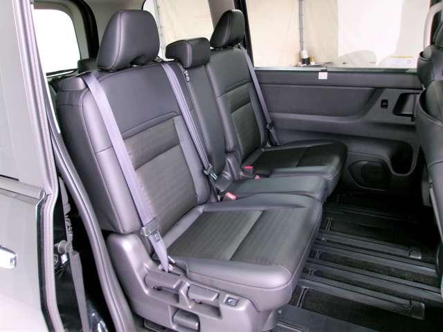 セレナ １．４　ｅ－ＰＯＷＥＲ　ハイウェイスターＶ　９０周年記念車　ＬＥＤヘッドランプ　試乗車　アラウンドビューモニター　踏み間違い防止アシスト　両側電動スライドドア　ドラレコ　アルミホイール　寒冷地仕様　エアバック　オートエアコン　スマートキー　助手席エアバック（14枚目）