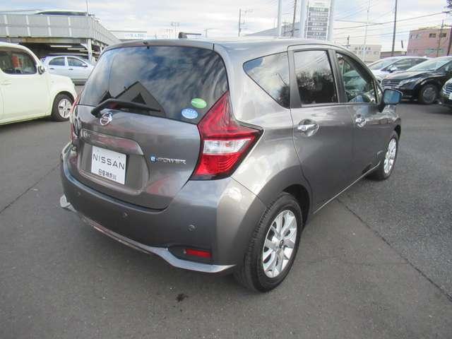 ノート １．２　ｅ－ＰＯＷＥＲ　Ｘ　初売り　３６０°カメラ　記録簿付　Ｒカメラ　運転席助手席エアバック　レーンキープ　ＡＵＴＯエアコン　１オーナー　ナビＴＶ　ＡＷ　サイドカメラ　運転席エアバッグ　キーレスエントリー　ドラレコ　ＥＴＣ車載器（5枚目）