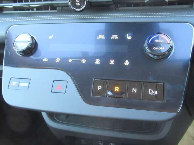 �v�b�V�����̃V�t�g�ł����C���p�l���ӂ��t���b�g�ɂȂ�A�X�b�L�����܂����I